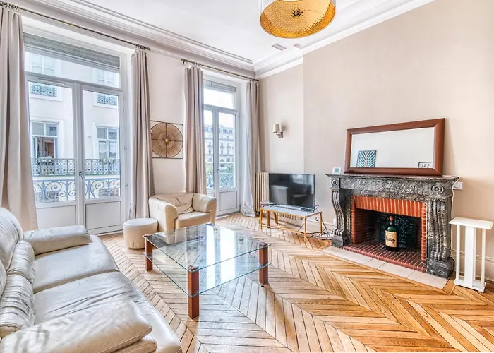 Hyper Centre, Premium, Spacieux Appartement Haussmannien