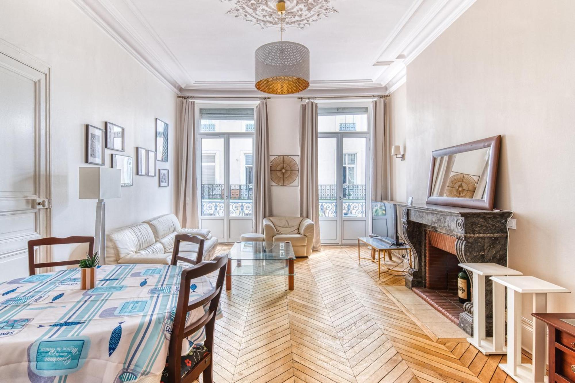 Hyper Centre, Premium, Spacieux Haussmannien Appartement Angers